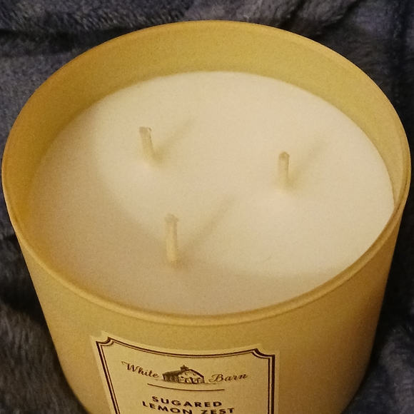 NWT!! Bath & Body Works 3 Wick Candle (Sugared Lemon Zest, 14.5oz) - Picture 4 of 7